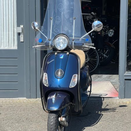 Vespa LX 4T – Bomvol met accessoires!