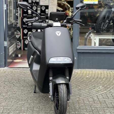 Yadea G5 Elektrische Scooter 2024 – 1e Eigenaar met 3.205 km