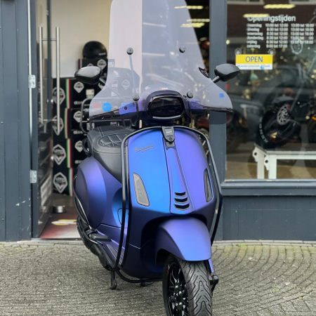 Vespa Sprint Opaco Purple Rain 2022 – Custom Scooter met 5.231 km