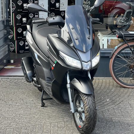 Aprilia SXR 50 Scooter 2022 – Super Strak met 28.422 km en Gereviseerde Motor